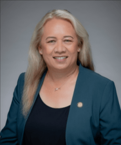 Avatar: Lynn DeCoite